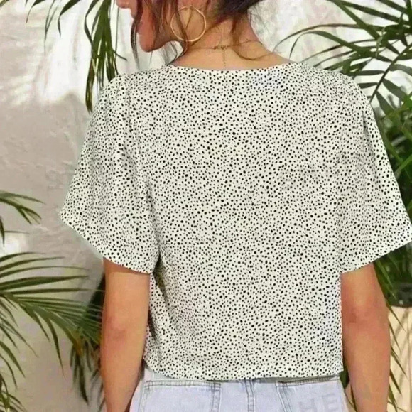 Polka dot dalmatian print retro style flutter sleeve crop top - Picture 3 of 4